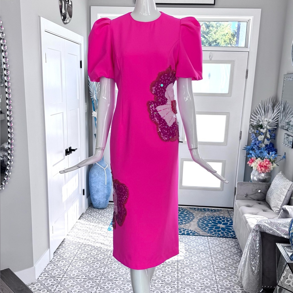 🆕🩷 Pink Midi Dress with puff-sleeves and Embellishment.